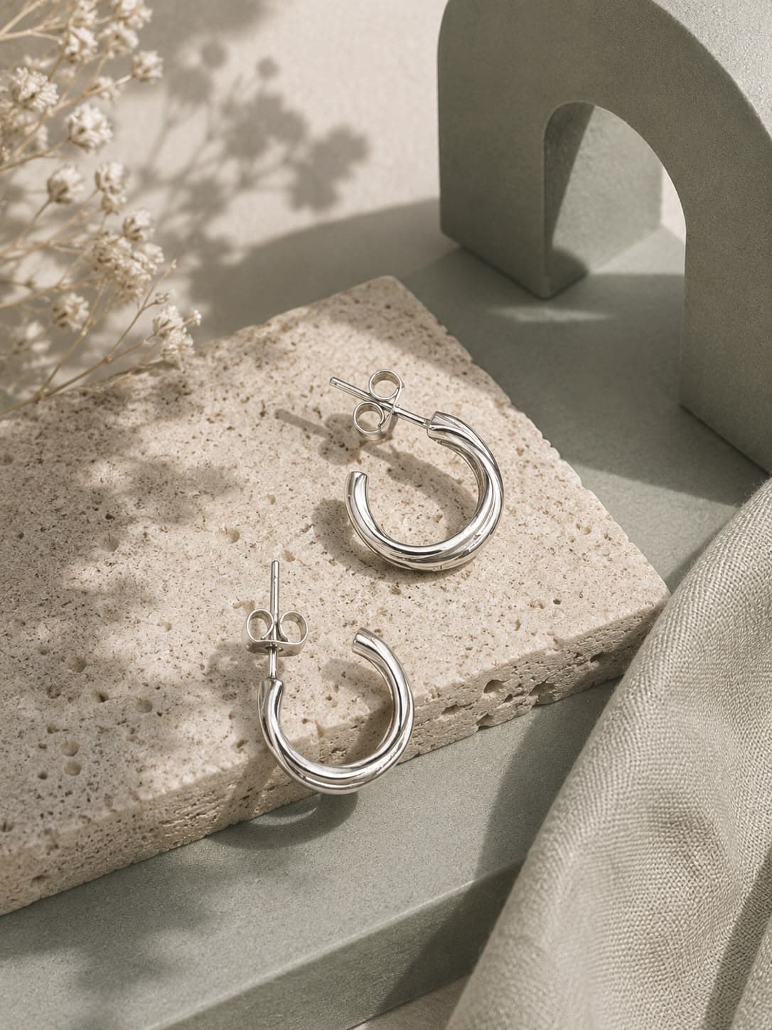 Luna Curve Hoops